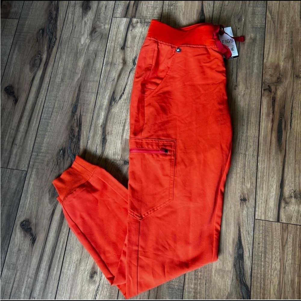 SOLD Figs Jogger Scrubs